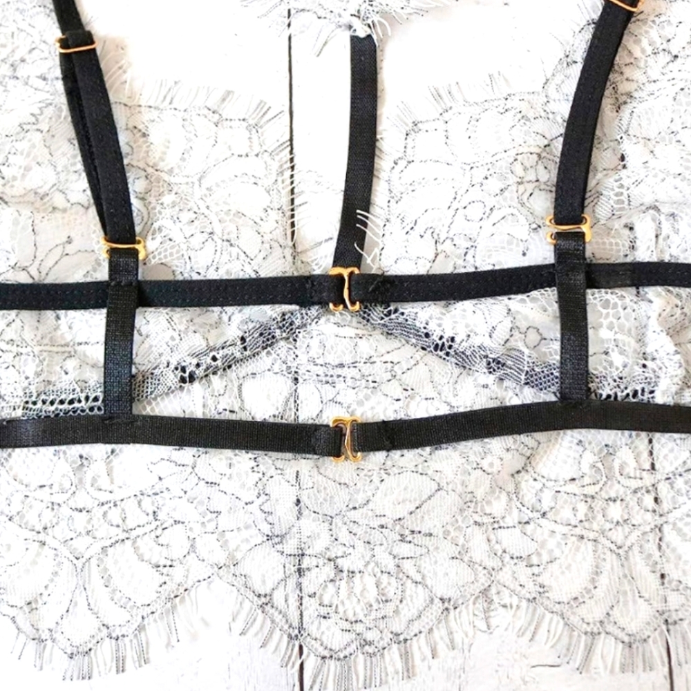 DCLF Eyelash Lace Strappy Choker Halter & High Rise Thong Two Piece Lingerie Set - Picture 3 of 5